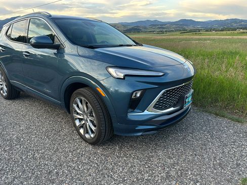 Used 2024 Buick Encore GX Avenir w/ Avenir Technology Package AWD/4WD image 8