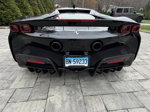 Used 2023 Ferrari SF90 Stradale image 6