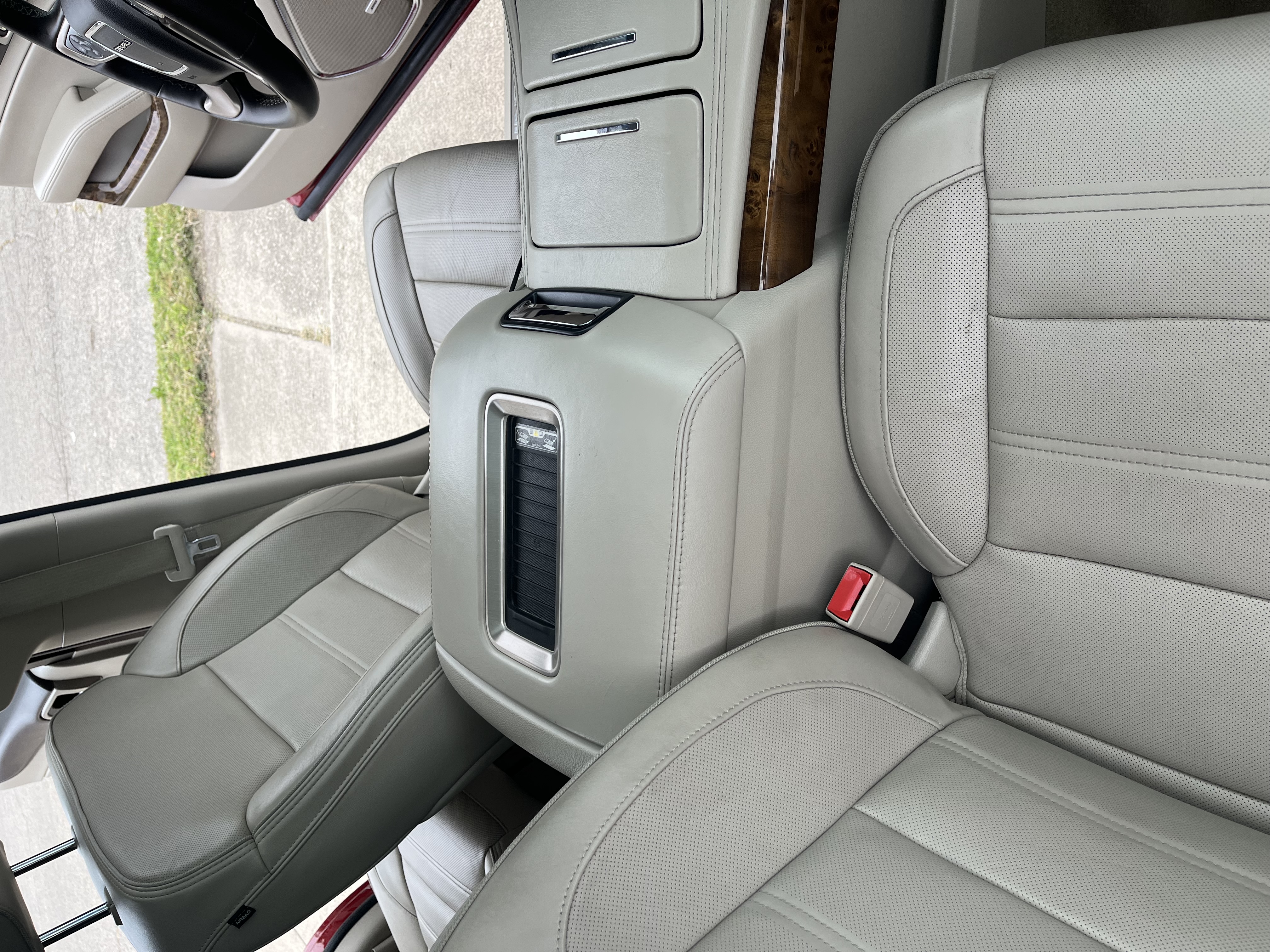 Used 2015 GMC Yukon Denali w/ Open Road Package AWD/4WD image 4