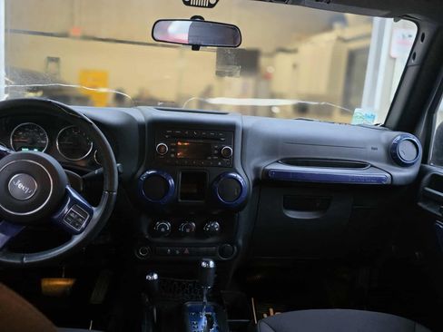 Used 2015 Jeep Wrangler Unlimited Sport w/ Connectivity Group image 5