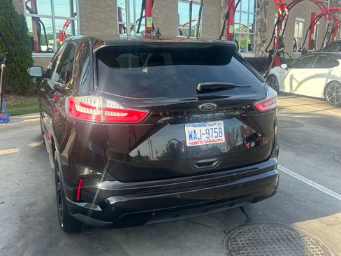 Used 2023 Ford Edge SE w/ Black Appearance Package AWD/4WD image 11