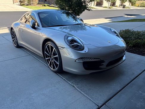 Used 2013 Porsche 911 Carrera 4S AWD/4WD image 4