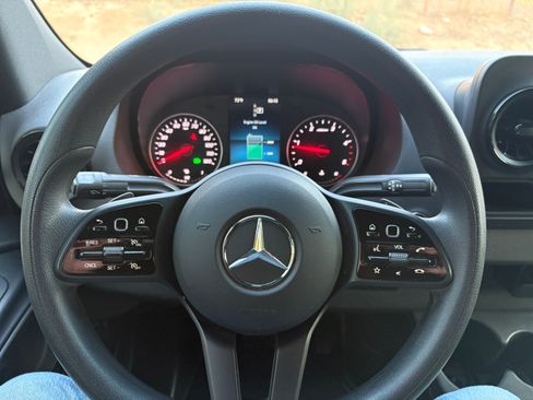 Used 2023 Mercedes-Benz Sprinter 2500 image 13