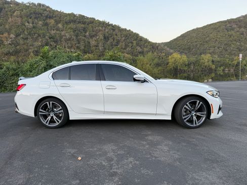 Used 2022 BMW 330i Sedan w/ Driving Assistance Package RWD image 5