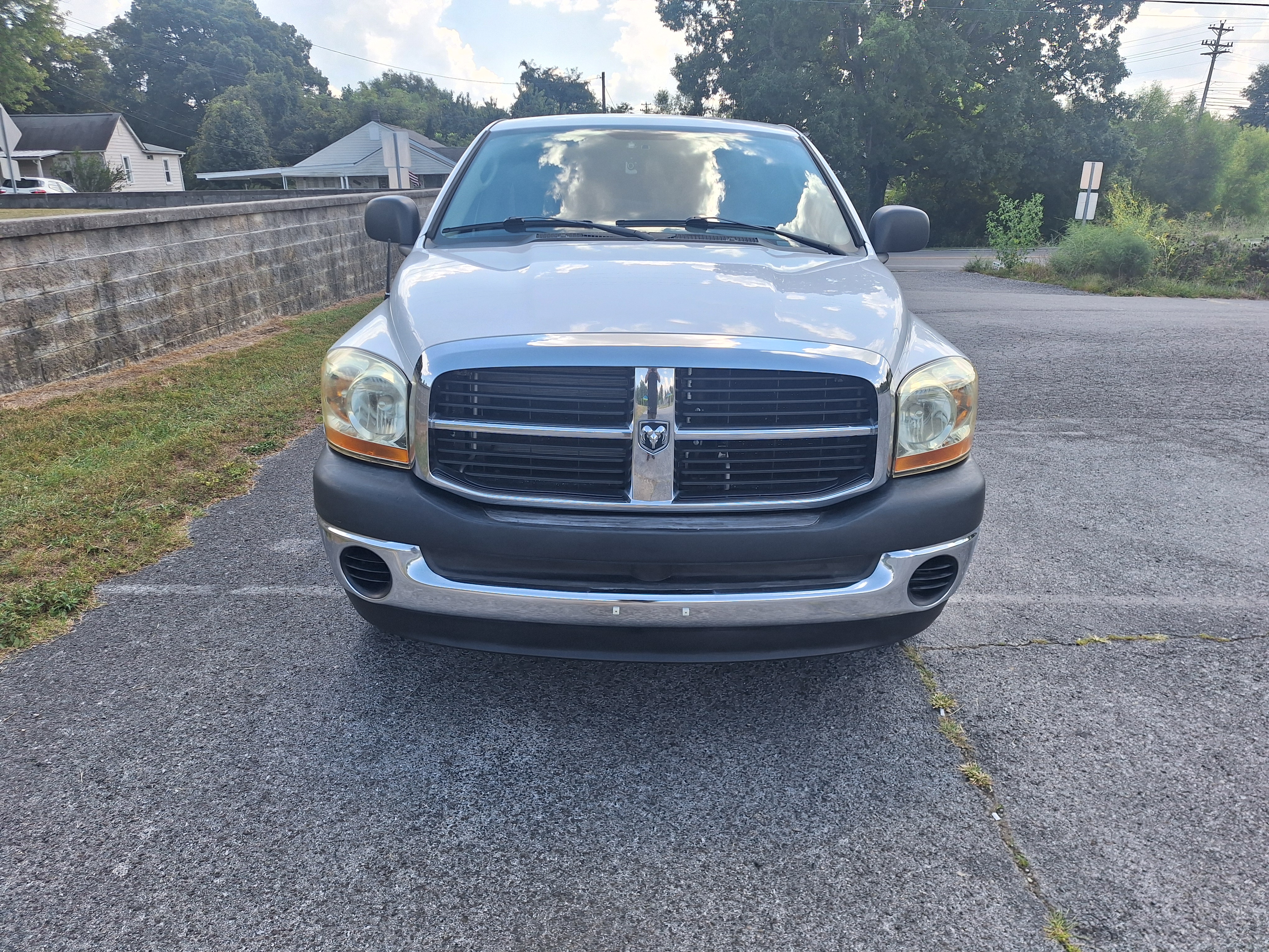 Used 2006 Dodge Ram 1500 Truck ST RWD image 2