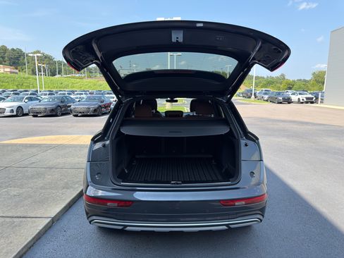 Used 2021 Audi Q5 Prestige w/ Prestige Package AWD/4WD image 9