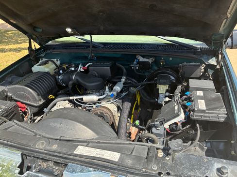 Used 1999 Chevrolet Tahoe Z71 w/ Preferred Equipment Group AWD/4WD image 14