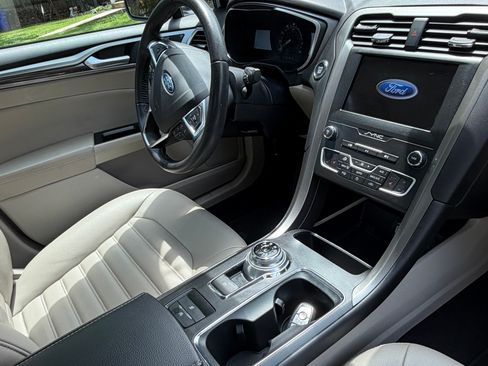 Used 2020 Ford Fusion SEL FWD image 9