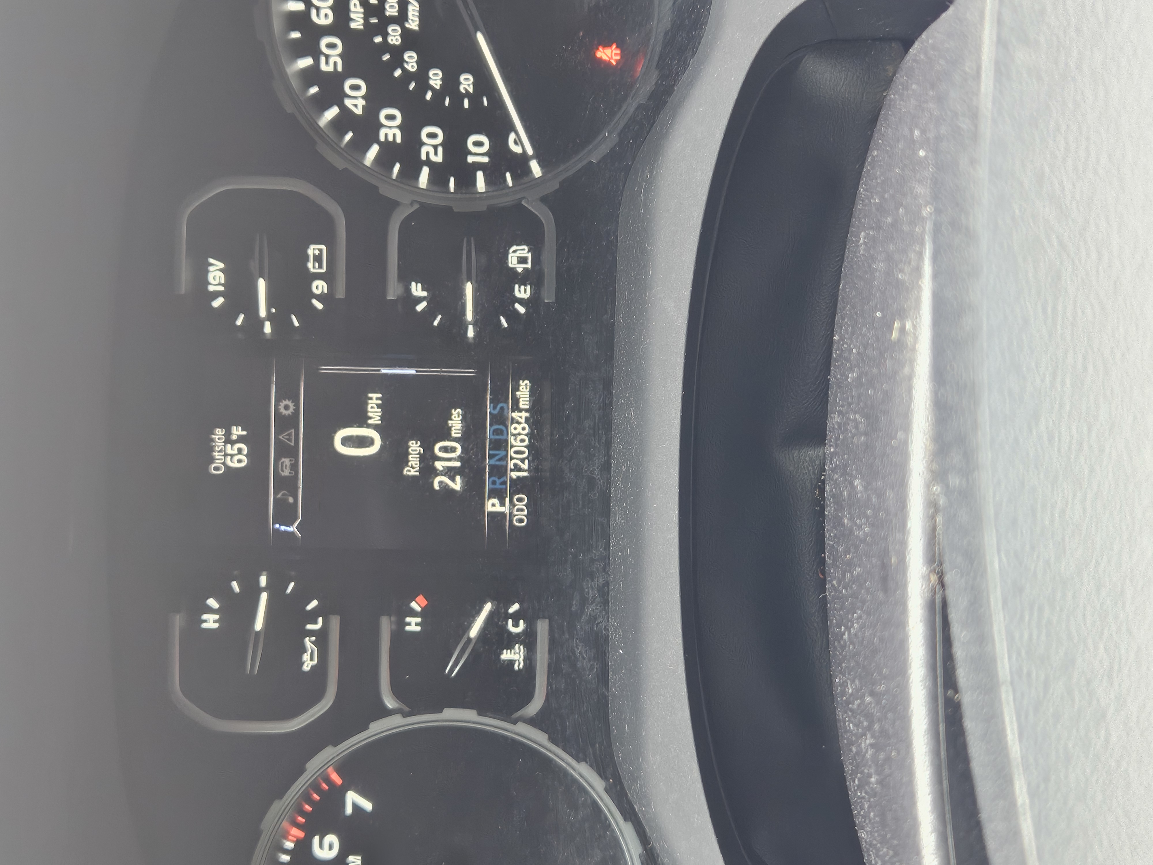 Used 2018 Toyota Tundra SR5 w/ SR5 Upgrade Package AWD/4WD image 12