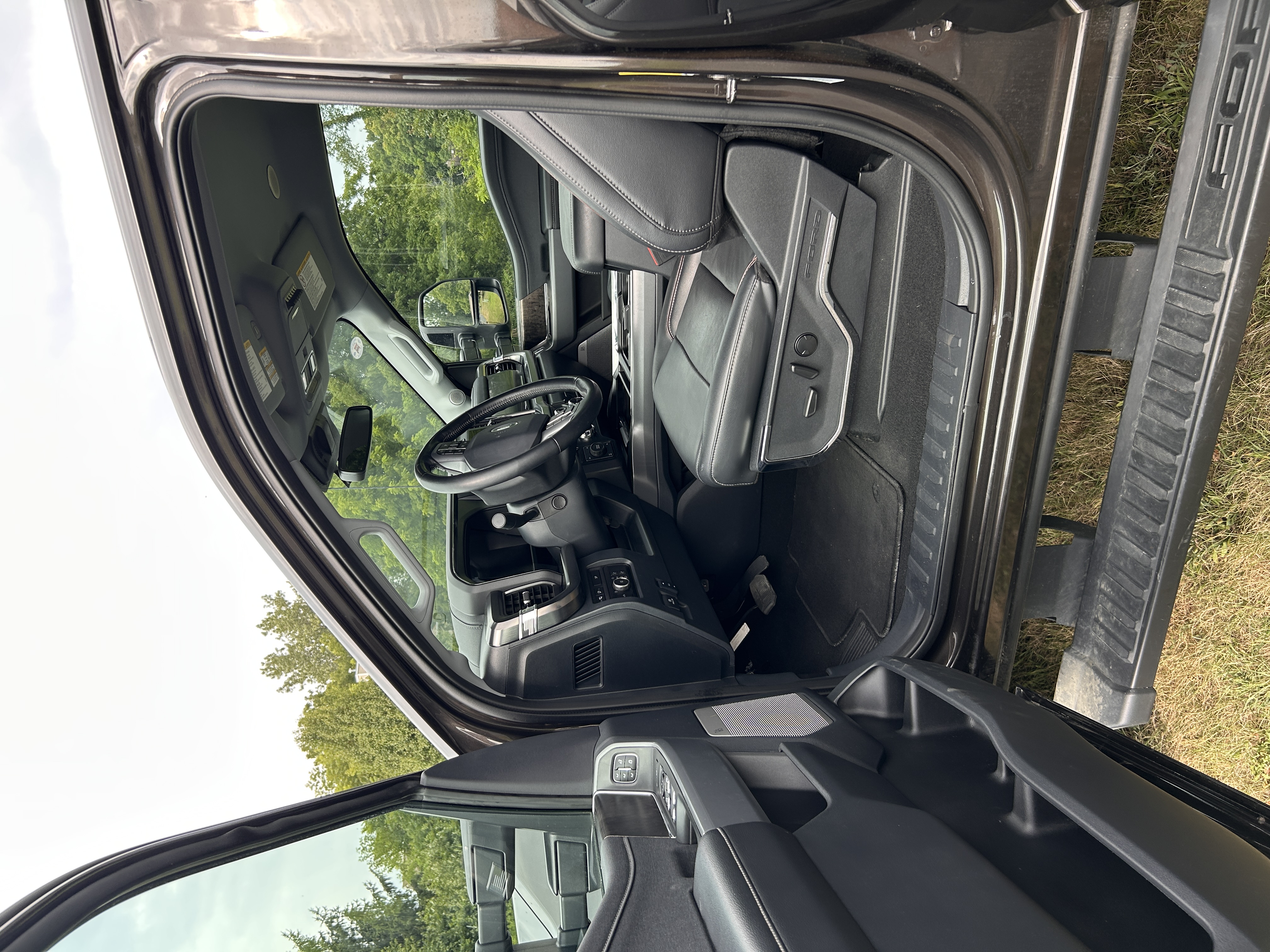 Used 2024 Ford F350 Lariat w/ Lariat Ultimate Package AWD/4WD image 18