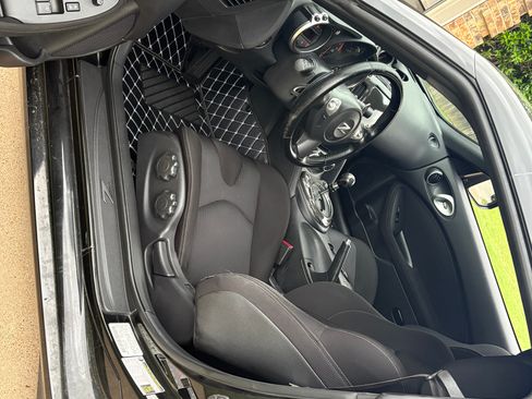 Used 2014 Nissan 370Z Coupe RWD image 8