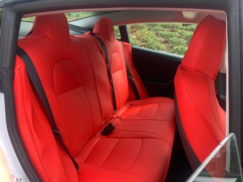 Used 2022 Tesla Model 3 image 1