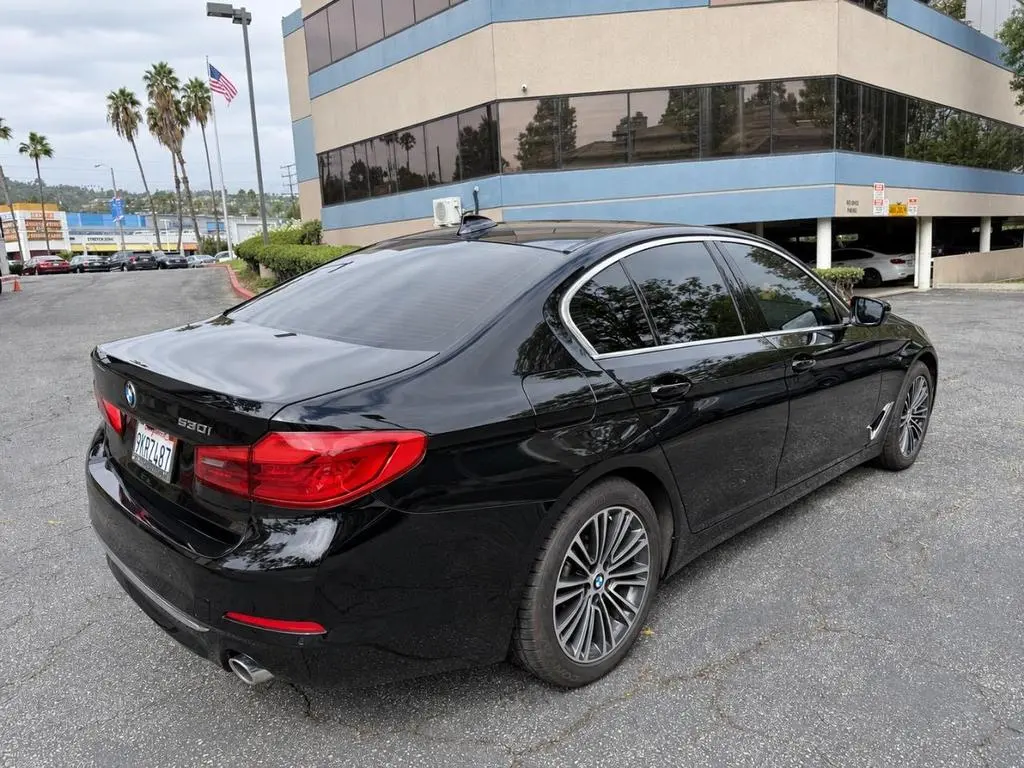 Used 2020 BMW 530i w/ Luxury Package RWD image 8