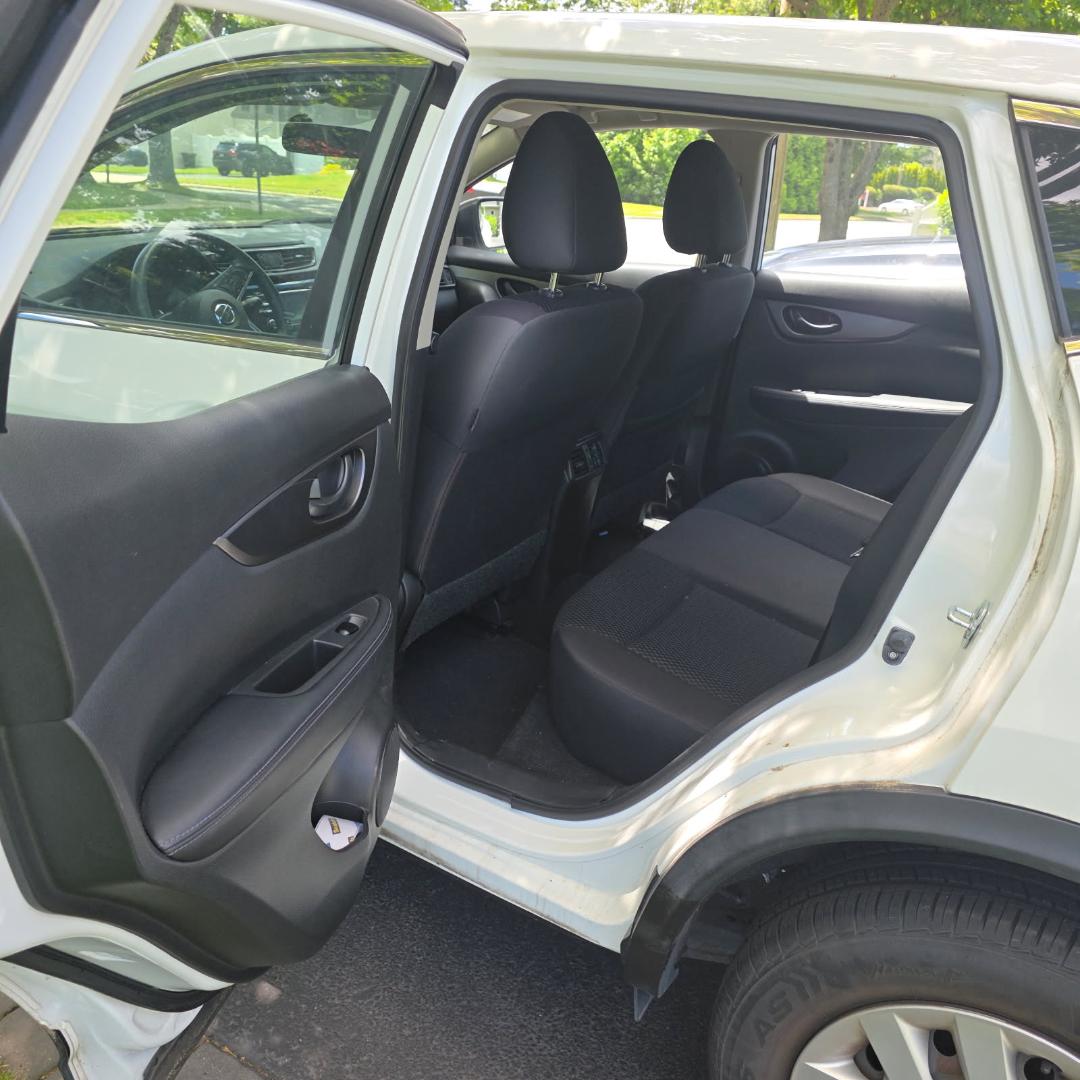 Used 2018 Nissan Rogue Sport S AWD/4WD image 9