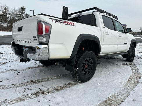 Used 2022 Toyota Tacoma TRD Off-Road image 6