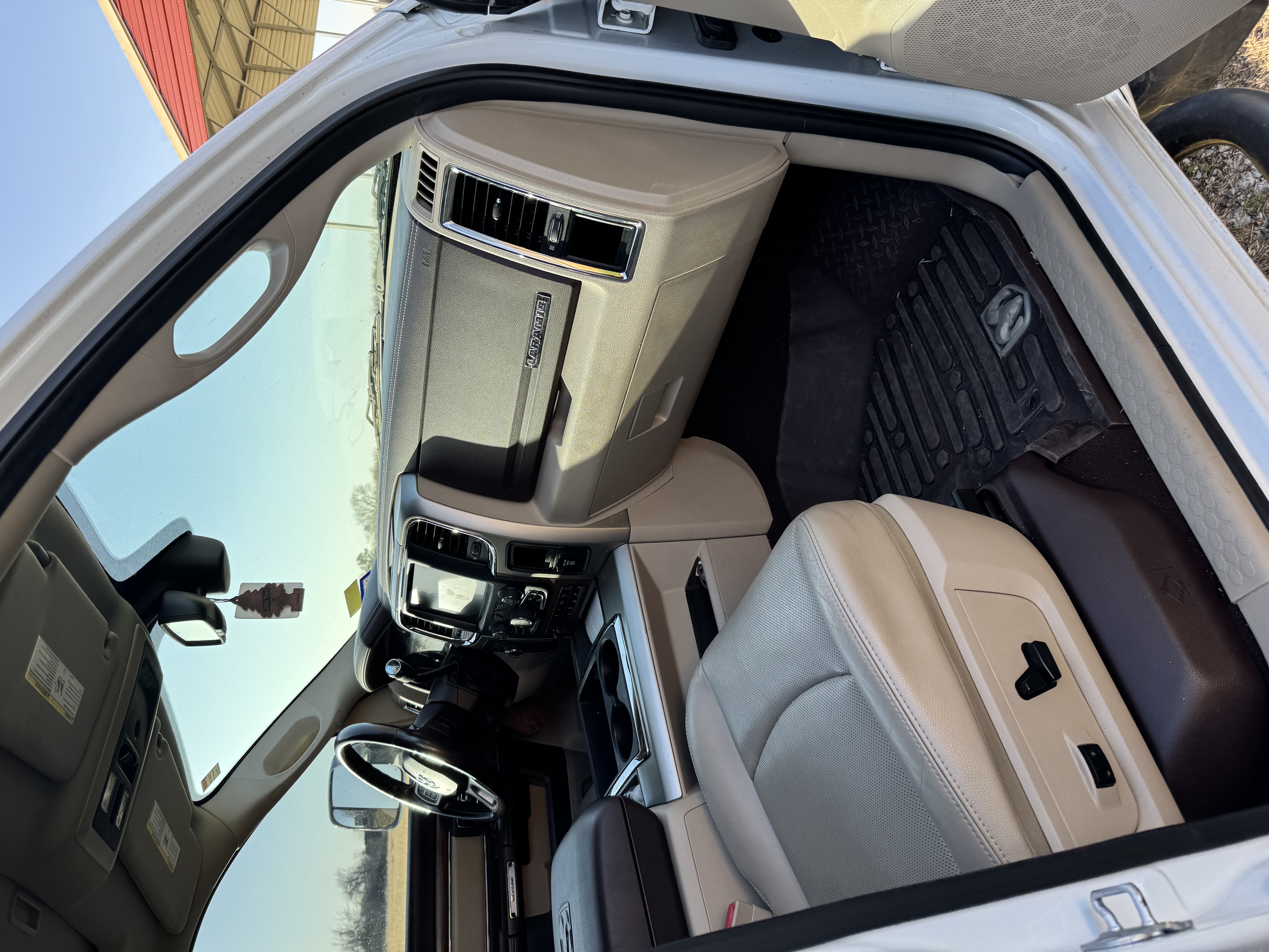 Used 2013 RAM 2500 Laramie w/ Convenience Group AWD/4WD image 10