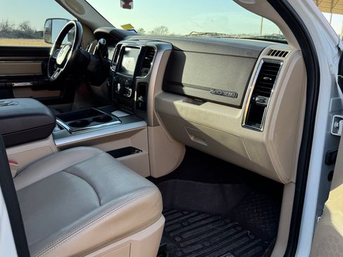 Used 2013 RAM 2500 Laramie w/ Convenience Group image 10