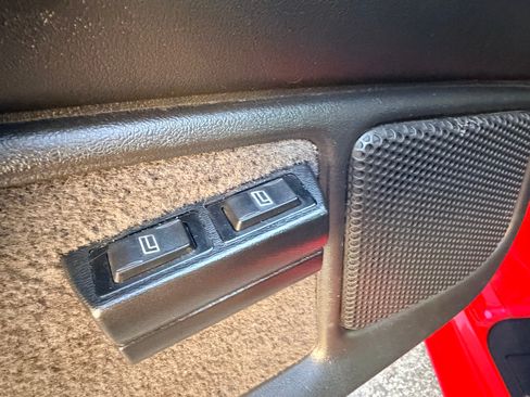 Used 2000 Chevrolet Camaro LT RWD image 25