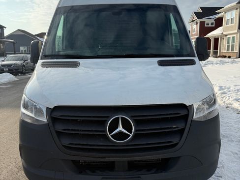 Used 2023 Mercedes-Benz Sprinter 2500 image 1