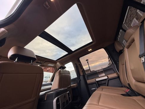 Used 2022 Ford F250 Lariat w/ Lariat Ultimate Package image 5