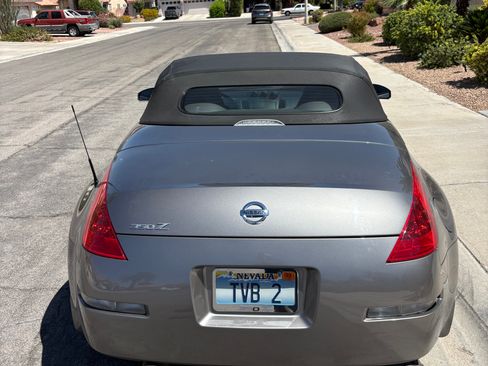 Used 2007 Nissan 350Z Touring RWD image 4