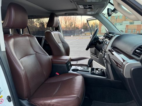 Used 2014 Toyota 4Runner Limited image 16