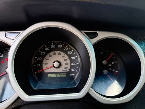 Used 2004 Toyota 4Runner Sport image 11