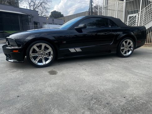 Used 2005 Ford Mustang GT Premium image 6