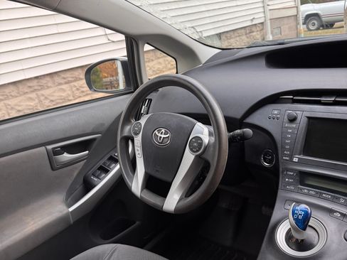 Used 2010 Toyota Prius Three image 4