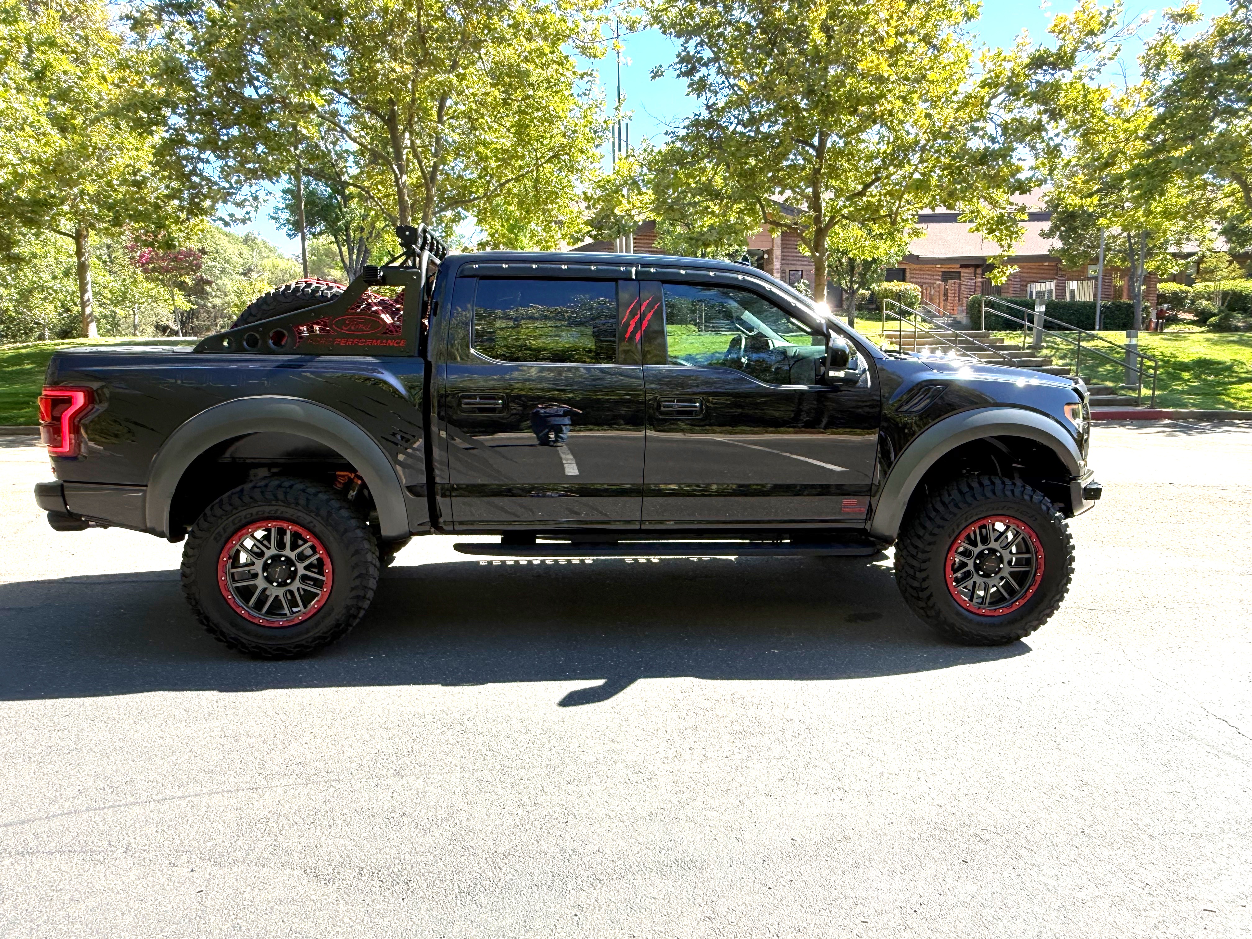 Used 2019 Ford F150 Raptor w/ Equipment Group 802A Luxury AWD/4WD image 26
