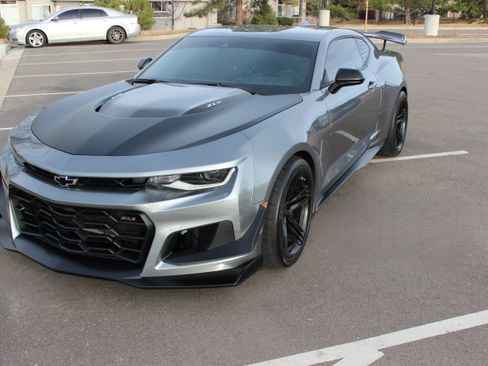Used 2020 Chevrolet Camaro ZL1 image 1