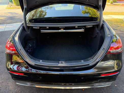 Used 2021 Mercedes-Benz E 350 Sedan image 9