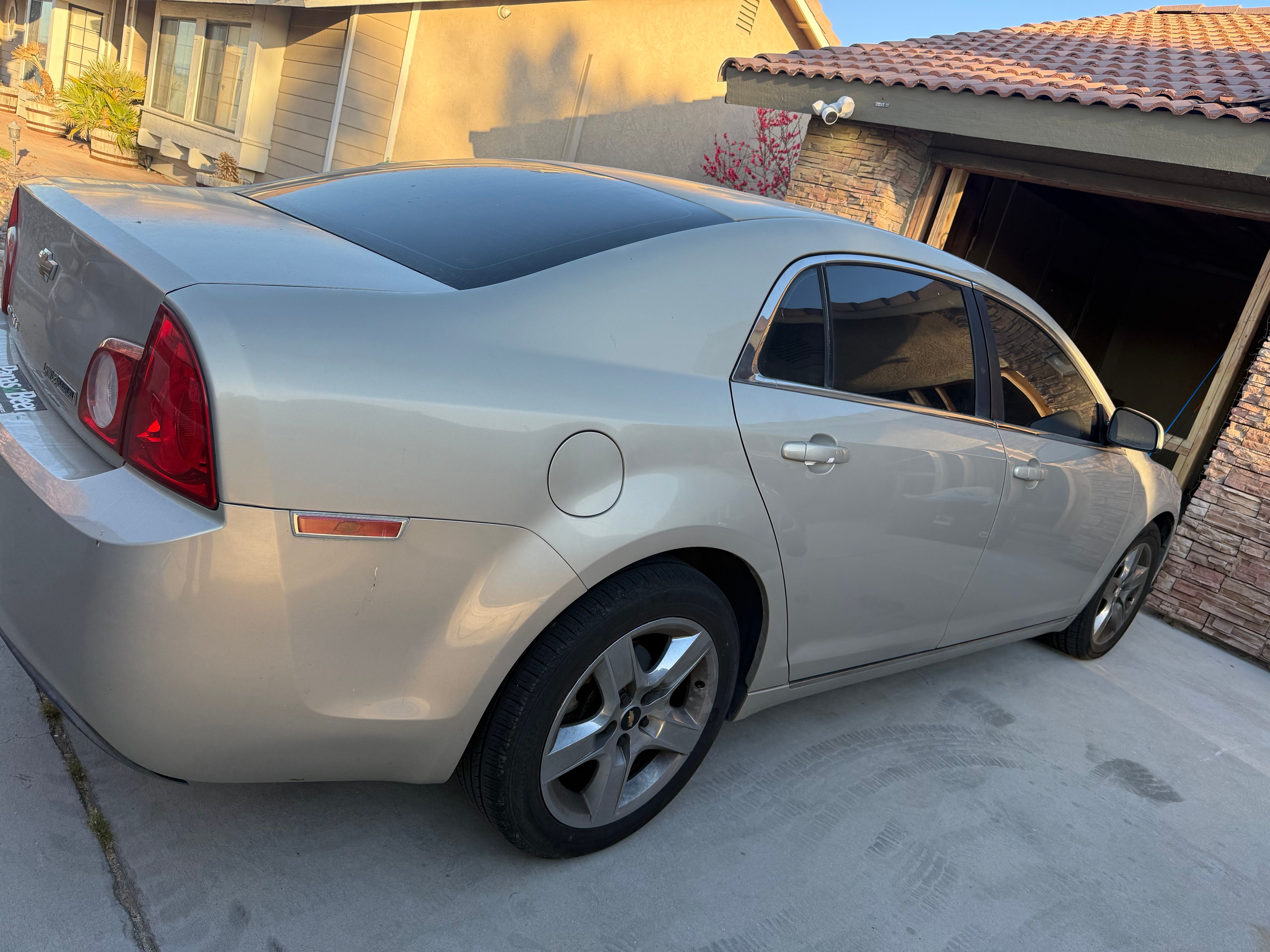 Used 2010 Chevrolet Malibu LT FWD image 5