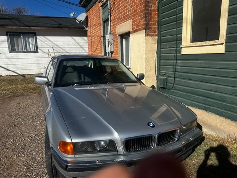 Used 1998 BMW 750iL 750iL Sedan 4D image 2