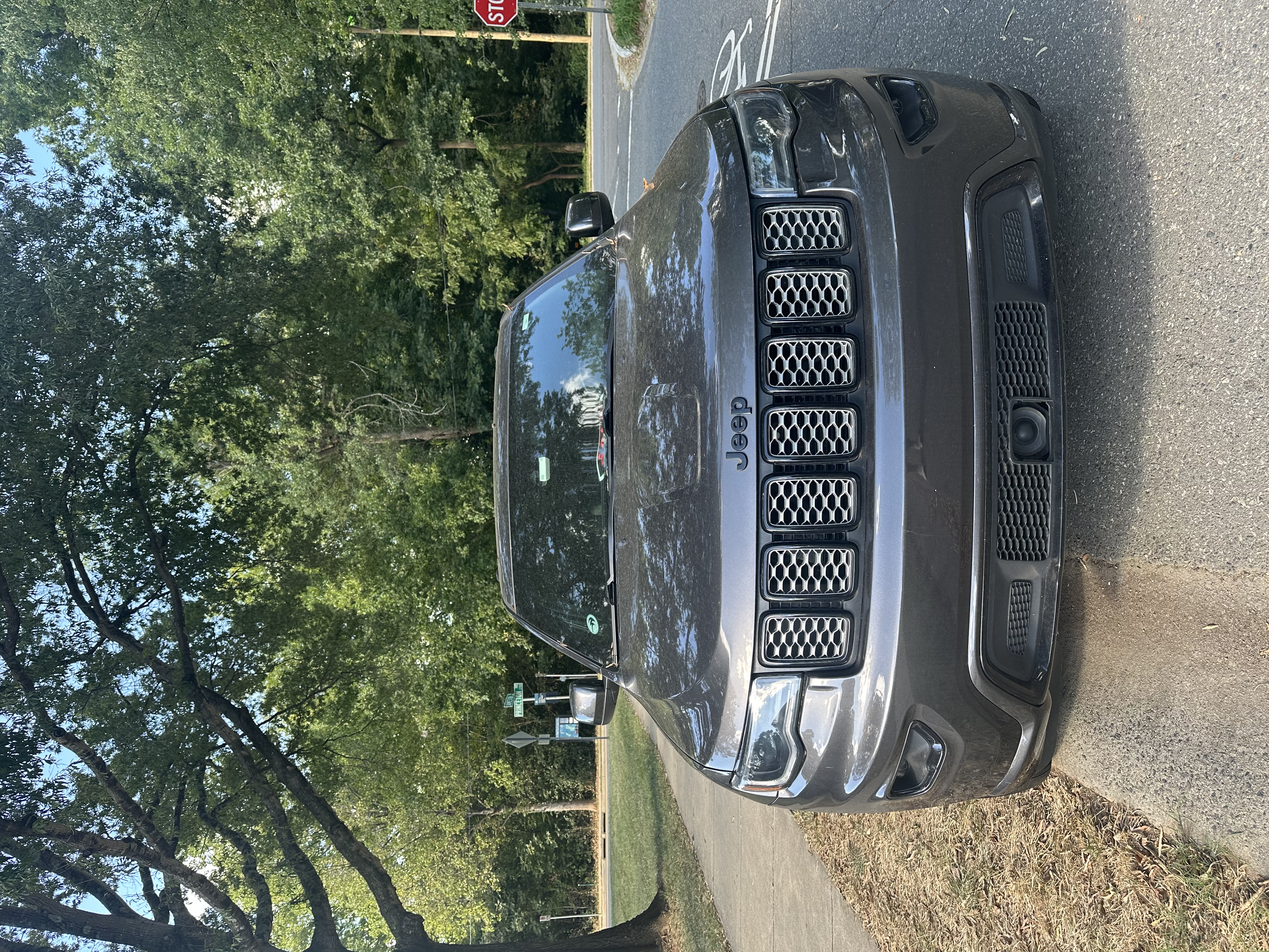 Used 2020 Jeep Grand Cherokee Altitude AWD/4WD image 1