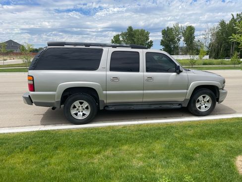 Used 2005 Chevrolet Suburban Z71 w/ Preferred Equipment Group AWD/4WD image 8