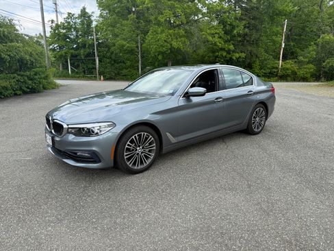 Used 2018 BMW 530i xDrive w/ Premium Package AWD/4WD image 1