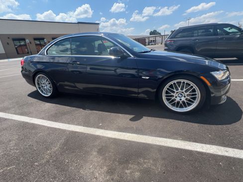 Used 2010 BMW 328i Convertible image 14