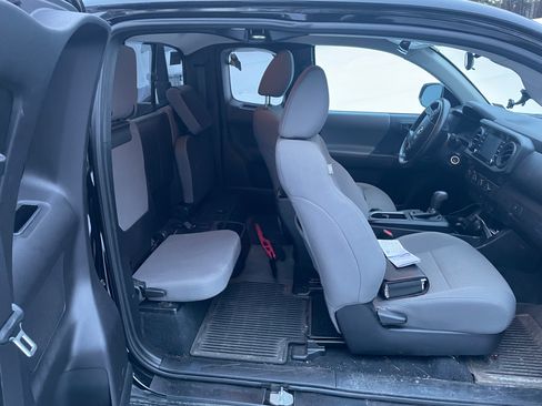 Used 2020 Toyota Tacoma SR w/ SX Package image 9