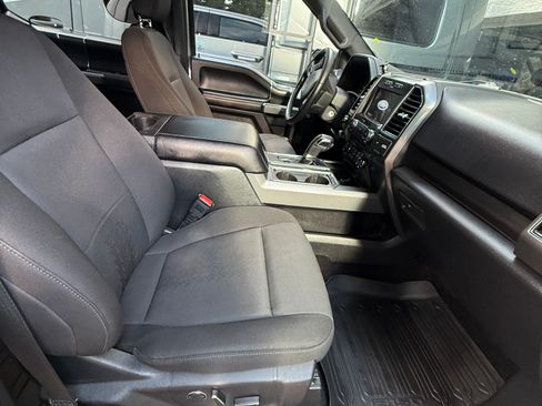 Used 2018 Ford F150 XLT w/ Equipment Group 302A Luxury AWD/4WD image 9