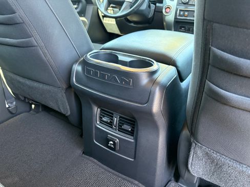 Used 2017 Nissan Titan SV RWD image 12