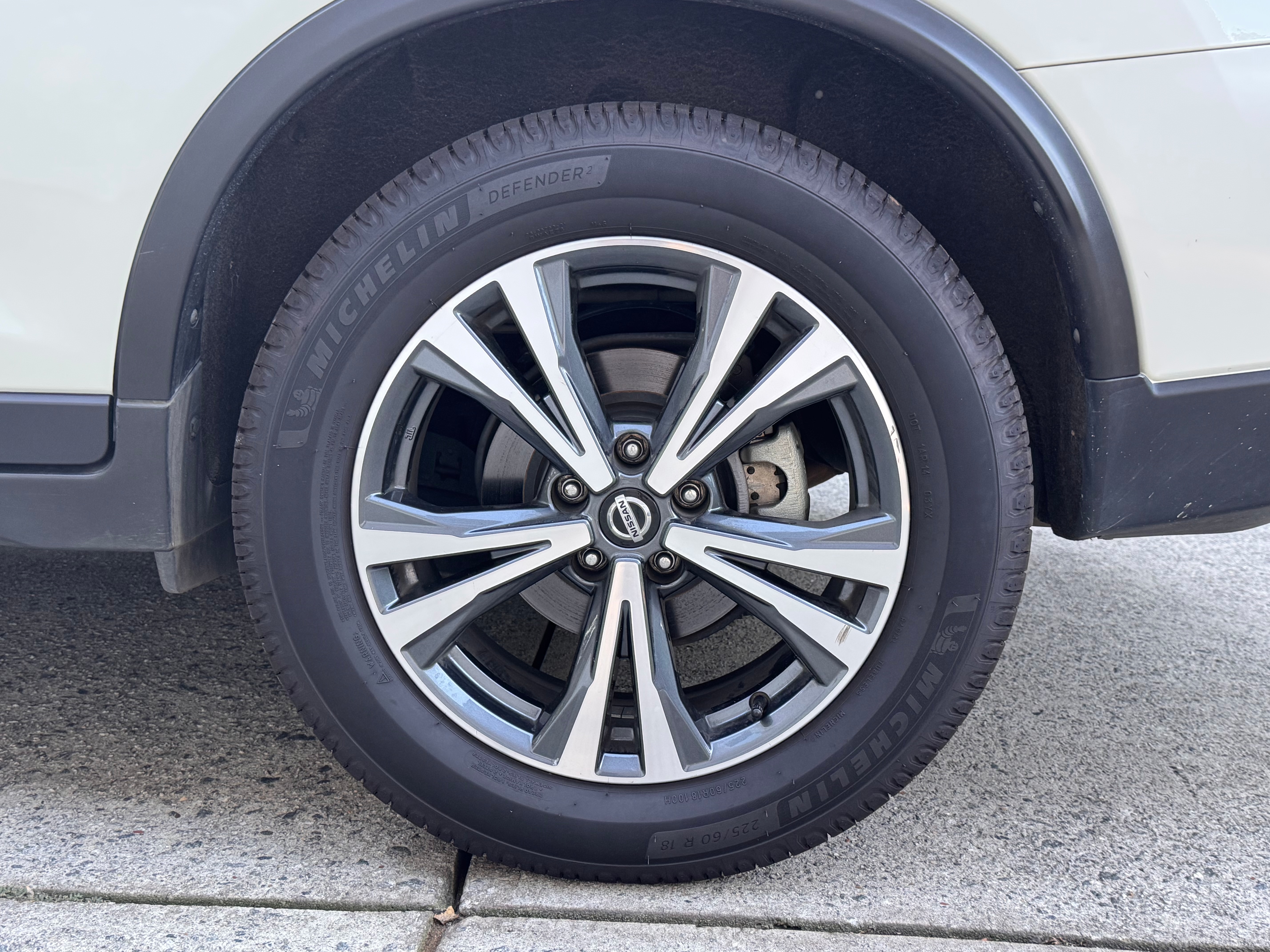Used 2019 Nissan Rogue SV w/ Premium Package FWD image 25