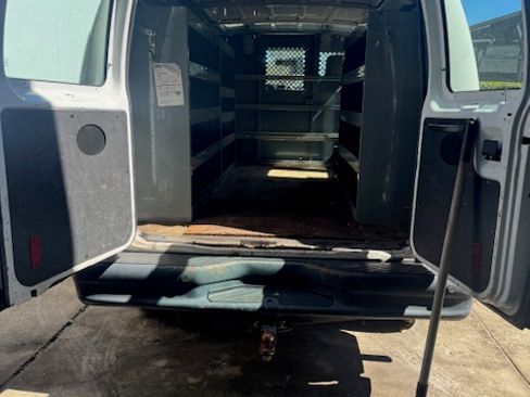 Used 2014 Ford E-250 and Econoline 250 w/ Crew Van Package image 6