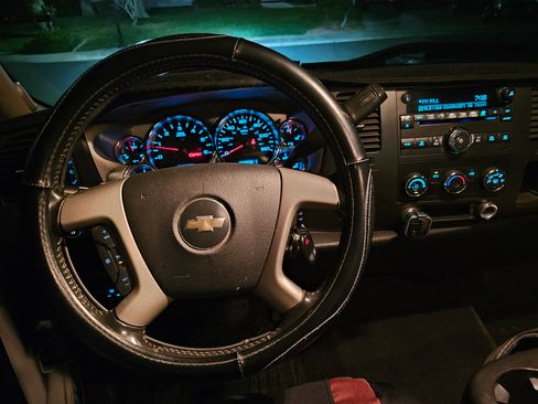 Used 2007 Chevrolet Silverado 2500 LT w/ Suspension Package, Off-Road image 10