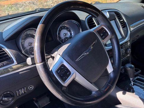 Used 2013 Chrysler 300 C image 6
