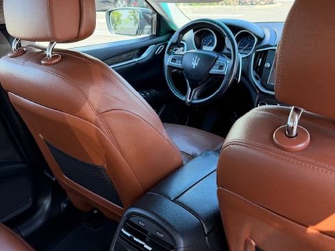 Used 2015 Maserati Ghibli image 8