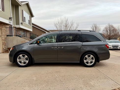 Used 2012 Honda Odyssey Touring image 2