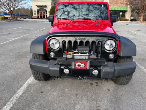 Used 2018 Jeep Wrangler Sport image 12