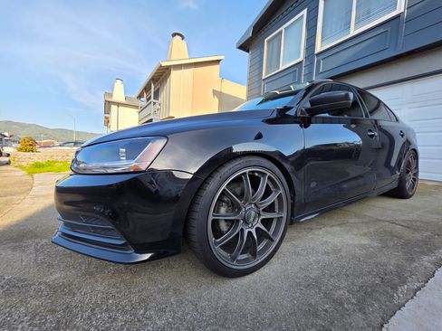 Used 2016 Volkswagen Jetta S image 1