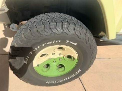 Used 2015 Jeep Wrangler Unlimited Sahara w/ Connectivity Group image 6